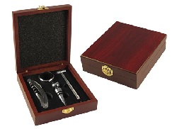 SET DE 4 ACCESORIOS PARA VINO CAJA MADERA